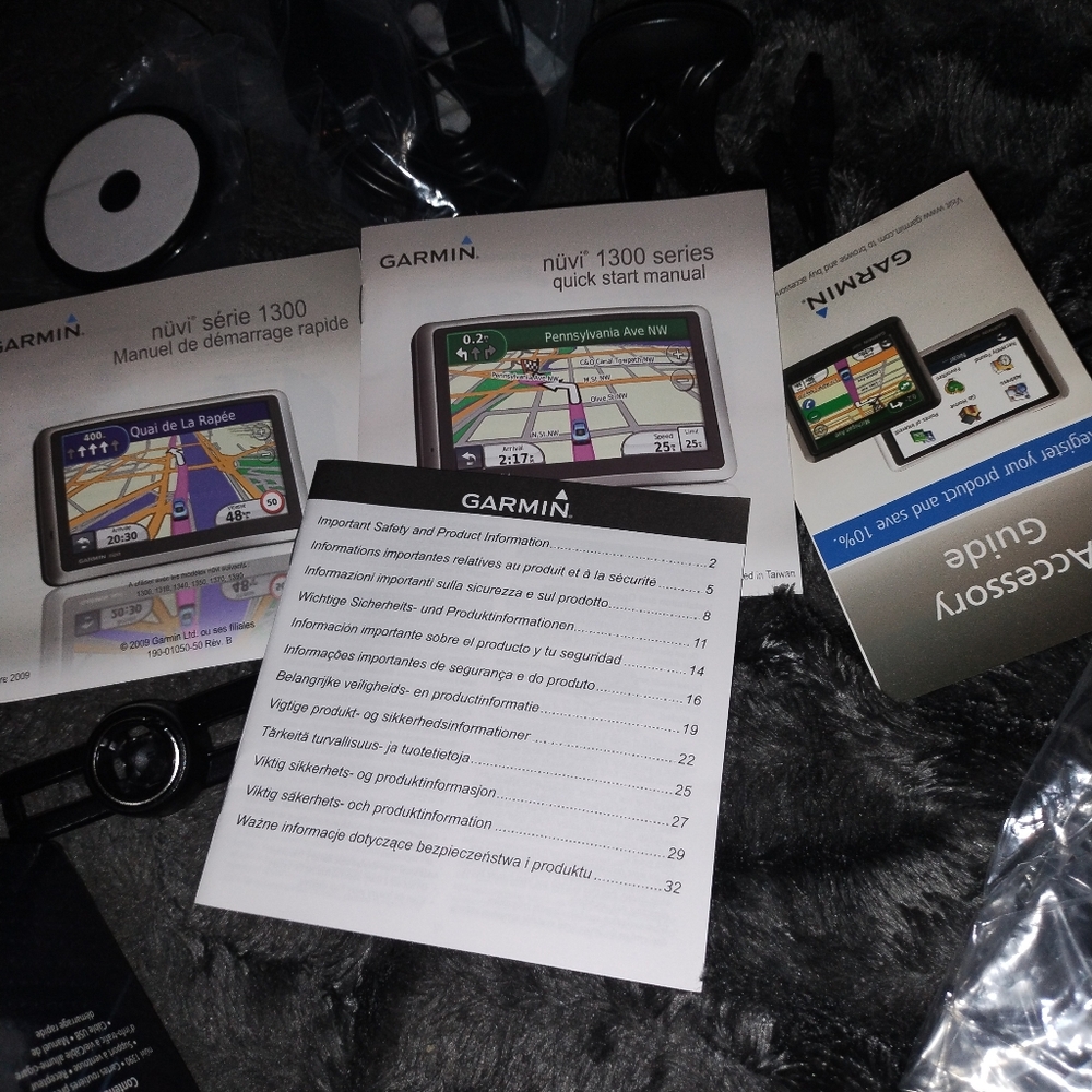 Garmin nüvi 1390LMT GPS Navigator Lifetime Maps & traffic. New OBO - Picture 2 of 11